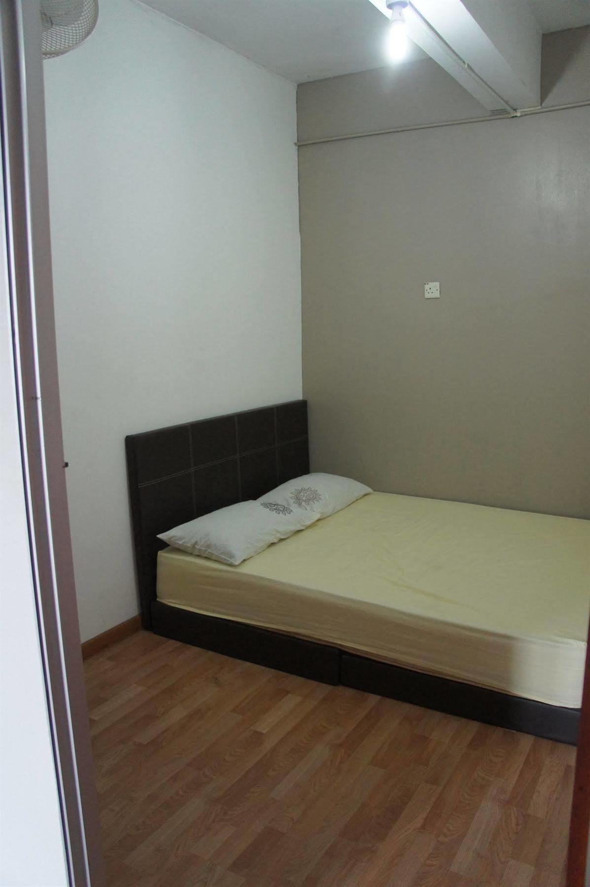 L'Armada Guesthouse Малакка Экстерьер фото