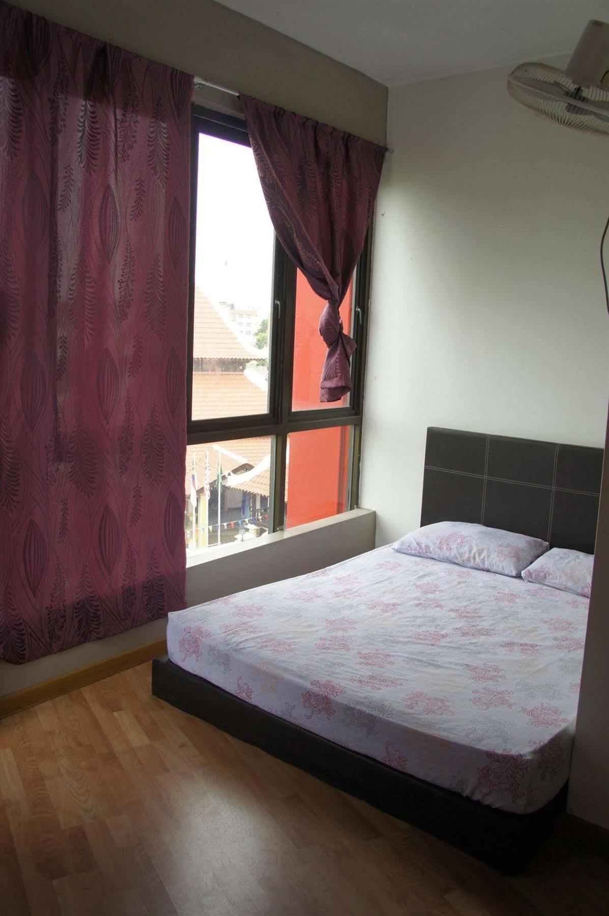 L'Armada Guesthouse Малакка Экстерьер фото